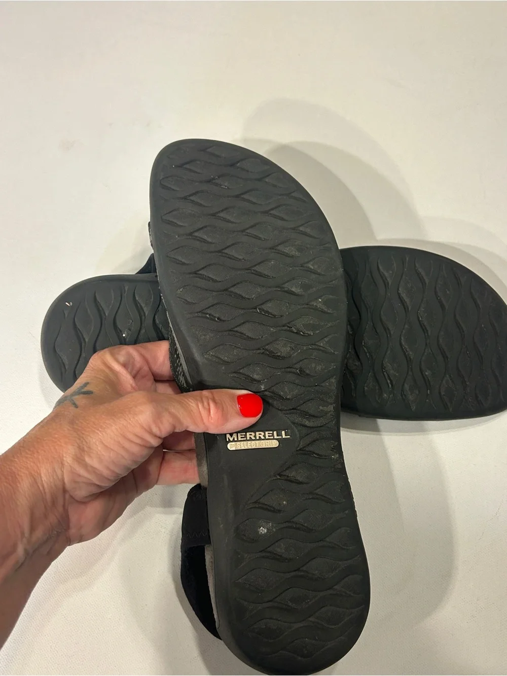 Merrell Women’s 11 Black Charcoal Strappy Sport Sandals Air Cushion Memory Foam